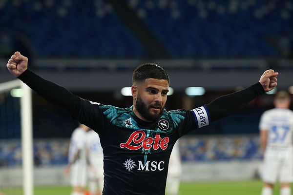 Il campo invita ad una lecita riflessione, la maglia del Napoli pure Il campo invita ad una lecita riflessione, la maglia del Napoli pure