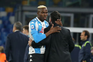 Il Napoli completa la rimonta (2-0 al Torino) e per ora sbatte la Juventus fuori dalla Champions item-thumbnail