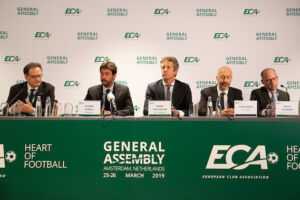 L’editorialista dell’Economist: «La stupidità è la base del business del calcio» item-thumbnail