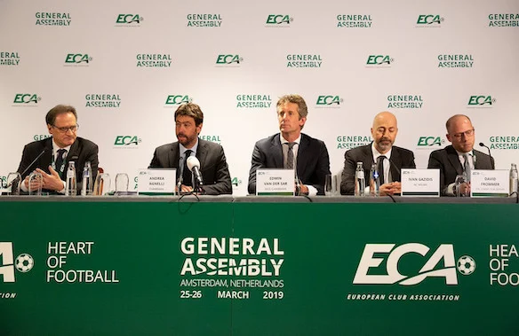 La stupidità è la base del business del calcio