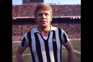 La Stampa: quando Boniperti escluse Helmut Haller dal derby, la Juve perse 2-1 item-thumbnail