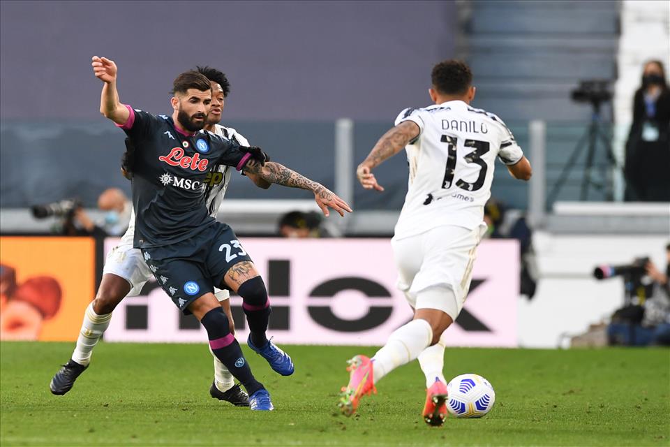 Juve-Napoli 2-1, pagelle / Approccio da provinciali, che ci facevano Hysaj e Mertens in campo?