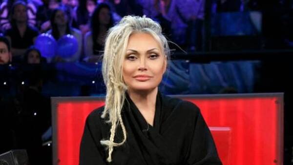 Anna Oxa: «Ora vivo senza temere i giudizi. I matrimoni? Inutili» Anna Oxa: «Ora vivo senza temere i giudizi. I matrimoni? Inutili»