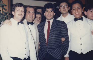 La Foto con Dios: il mio progetto per raccogliere le foto dei napoletani con Maradona