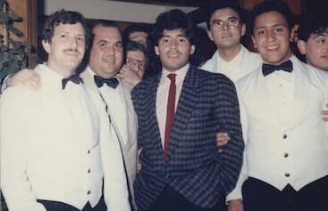 le foto dei napoletani con Maradona