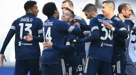 La Stampa su McKennie: cosa passa nella testa di chi organizza una festa in pandemia? La Stampa su McKennie: cosa passa nella testa di chi organizza una festa in pandemia?