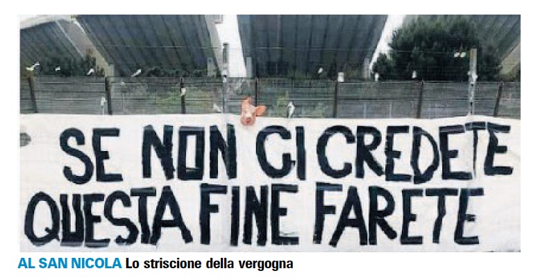 A Bari testa di maiale e striscione contro la squadra: “Se non ci credete, questa fine farete”