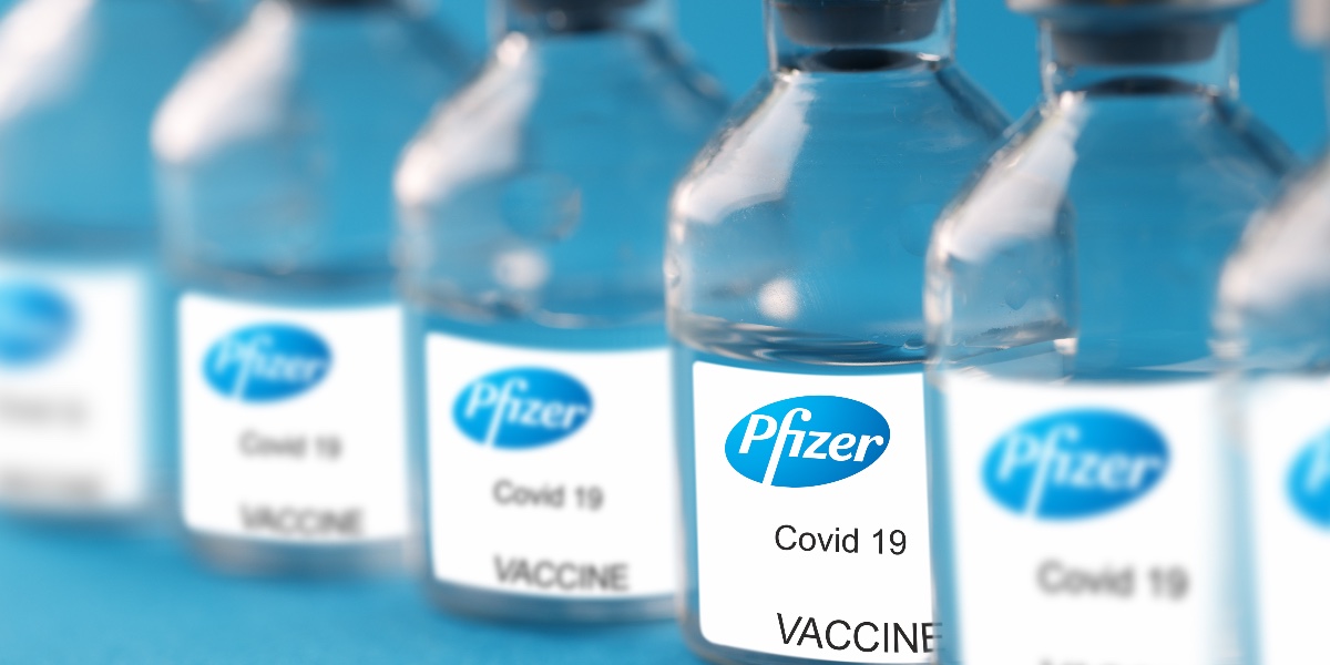 Pfizer ammonisce l’Italia: “Il richiamo del vaccino va fatto a 21 giorni, non a 5 settimane”