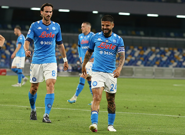 Napoli, Insigne tra terapie e lavoro di gruppo, per Fabian personalizzato in palestra Napoli, Insigne tra terapie e lavoro di gruppo, per Fabian personalizzato in palestra