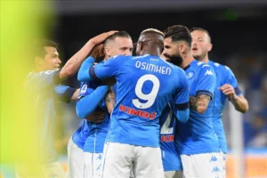 sono bastati tre minuti Napoli