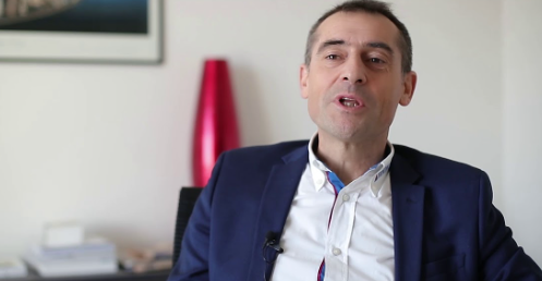 L’imprenditore che paga i dipendenti per leggere: «Così diventano migliori, il nostro è un ruolo sociale» L’imprenditore che paga i dipendenti per leggere: «Così diventano migliori, il nostro è un ruolo sociale»