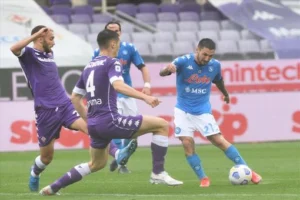 il Napoli ha festeggiato negli spogliatoi del Franchi