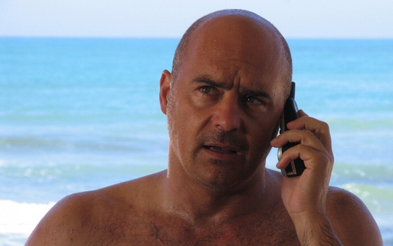 Dialogo tra Montalbano e Catarella sulle vacanze nonsense