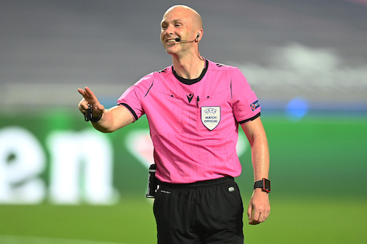 Il Telegraph: agli arbitri inglesi è stato detto di non concedere più “rigorini” alla Sterling Il Telegraph: agli arbitri inglesi è stato detto di non concedere più “rigorini” alla Sterling