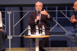De Laurentiis: «A Napoli mi rifiuto di avere la scorta, anche se mi hanno minacciato» (VIDEO) item-thumbnail