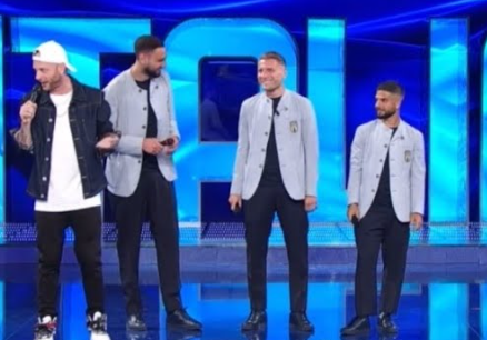 Euro 2020, Insigne e Donnarumma si caricano con la musica di Clementino