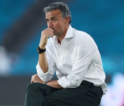 Luis Enrique pensa seriamente al Napoli: la telefonata di De Laurentiis ha fatto breccia (Gazzetta) Luis Enrique pensa seriamente al Napoli: la telefonata di De Laurentiis ha fatto breccia (Gazzetta)