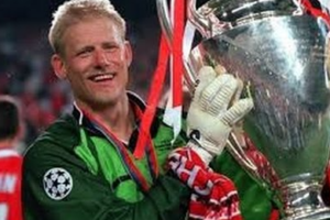 Peter Schmeichel: «La Uefa ha minacciato il 3-0 a tavolino se la Danimarca non avesse giocato» item-thumbnail
