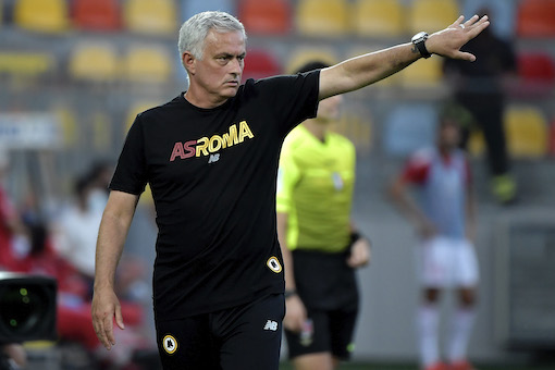 Mourinho: «Roma bravissima sul mercato. La rissa col Betis? Primo colpevole l’arbitro, poi io»