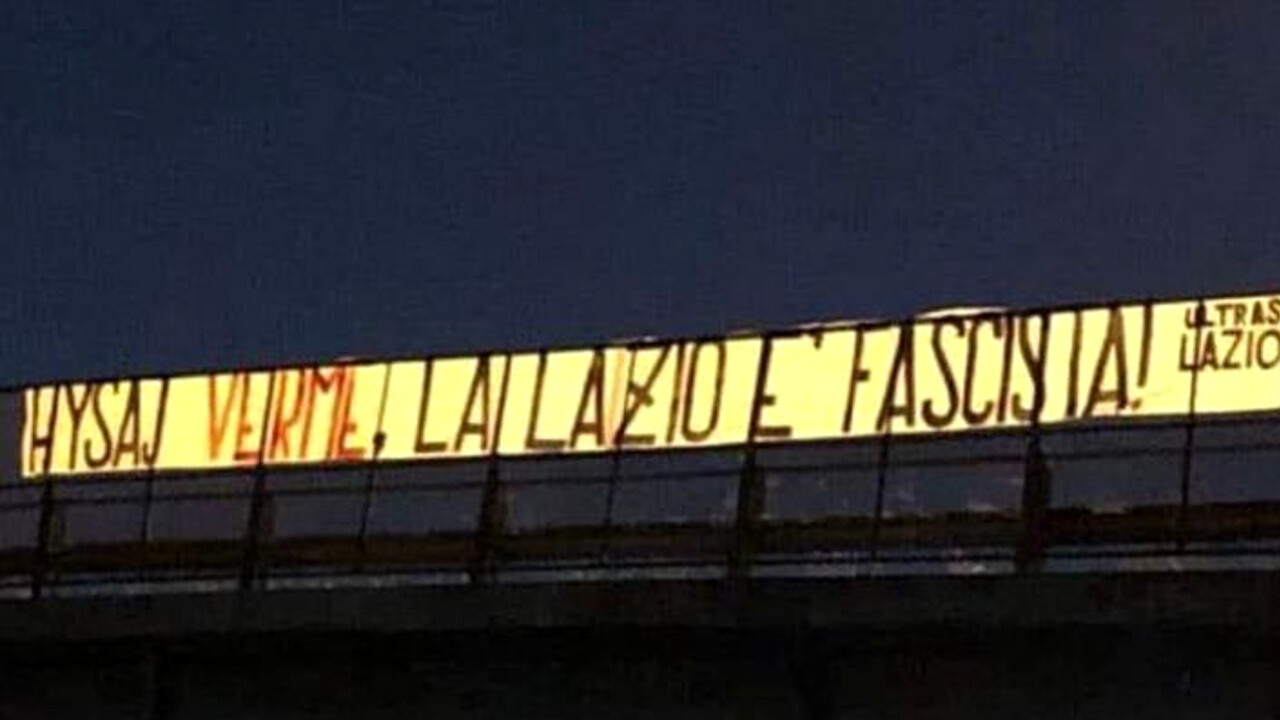 La Francia vieta la trasferta ai tifosi della Lazio: «Sono fascisti»