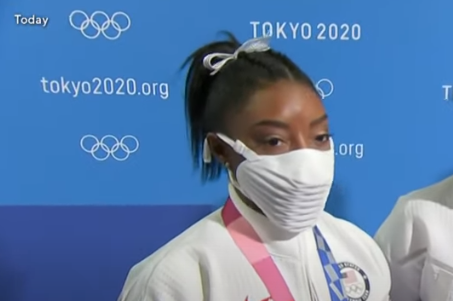 Simone Biles: «Ho tutti addosso. Voglio uscire da qui sulle mie gambe, non su una sedia a rotelle»