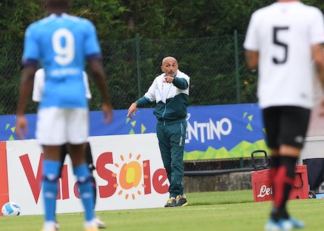 Napoli-Pro Vercelli: solo un gol (1-0), di Osimhen. Ansia per il ginocchio di Demme
