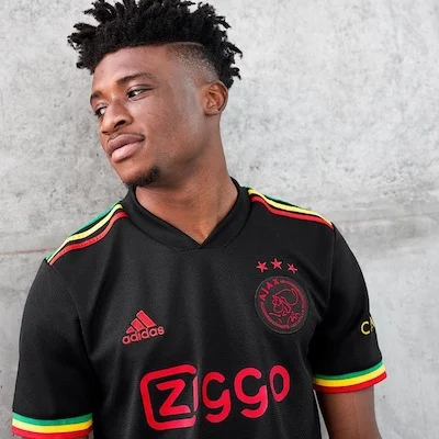 La maglia dell'Ajax dedicata a Bob Marley