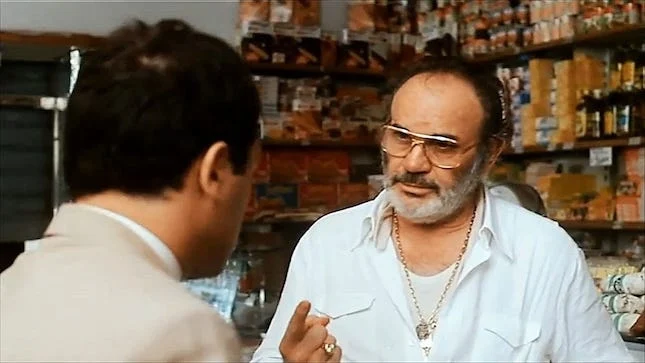 Mario Brega nel film “Borotalco” con Carlo Verdone