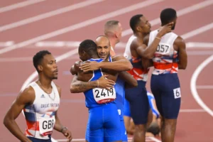 L'Italia festeggia l'oro della staffetta 4x100 davanti ai britannici