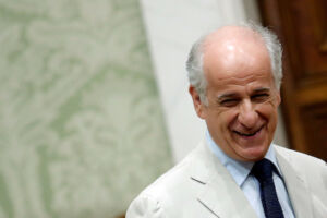 Servillo: «Viviamo in una forma di feudalesimo digitale, affidiamo i pensieri a memorie esterne» item-thumbnail