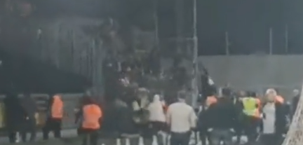 Continuano le violenze nel campionato francese: ad Angers intervengono i celerini, a Parigi ferito un bambino Continuano le violenze nel campionato francese: ad Angers intervengono i celerini, a Parigi ferito un bambino