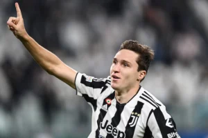 la juve ritrova Chiesa e chiellini controllo Napoli