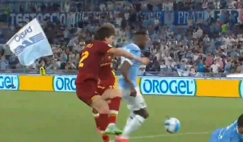 la roma prepara un dossier arbitri