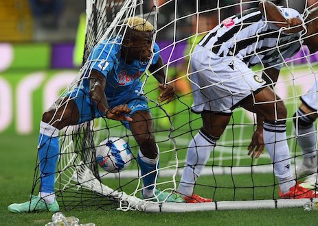 Victor Godimhen fa godere. Il Napoli finalmente non fallisce una partita decisiva