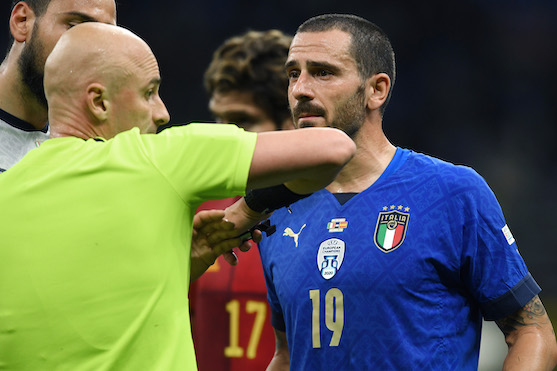 Il messaggio diseducativo (e disgustoso) dei 10mila euro di multa a Bonucci