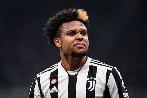 Cori razzisti da tifosi laziali a McKennie, la Juventus indaga