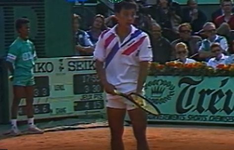 Tennis, Murray e il servizio da sotto: il pubblico lo attacca. Chang venne osannato a Parigi contro Lendl