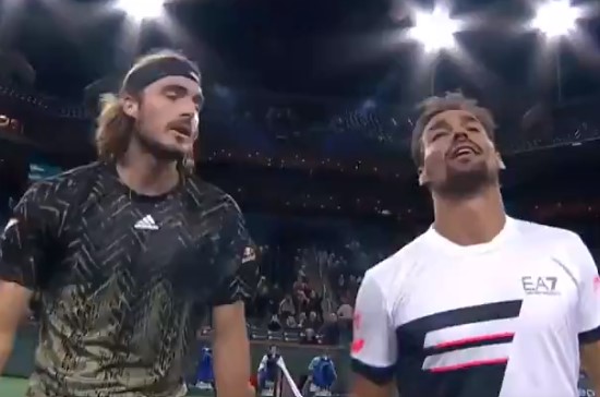 Fognini perde con Tsitsipas e lo accusa di “coaching”: «Sono due contro uno!» (VIDEO)