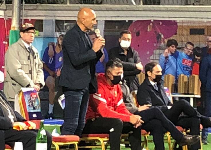 Spalletti ai bambini di Acerra: «Ora avete questa struttura, il regalo dovete mettercelo voi» Spalletti ai bambini di Acerra: «Ora avete questa struttura, il regalo dovete mettercelo voi»