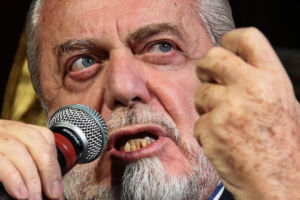 Il Foglio elogia “il capitalismo dell’eccezionalità” del Napoli: merito della scaltrezza di Adl item-thumbnail