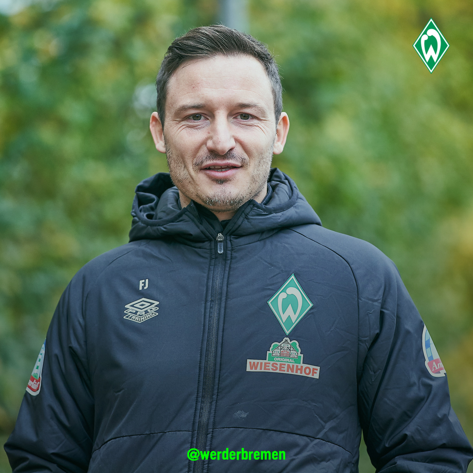 Werder Brema, l’allenatore, accusato di aver usato un green pass falso, si dimette Werder Brema, l’allenatore, accusato di aver usato un green pass falso, si dimette