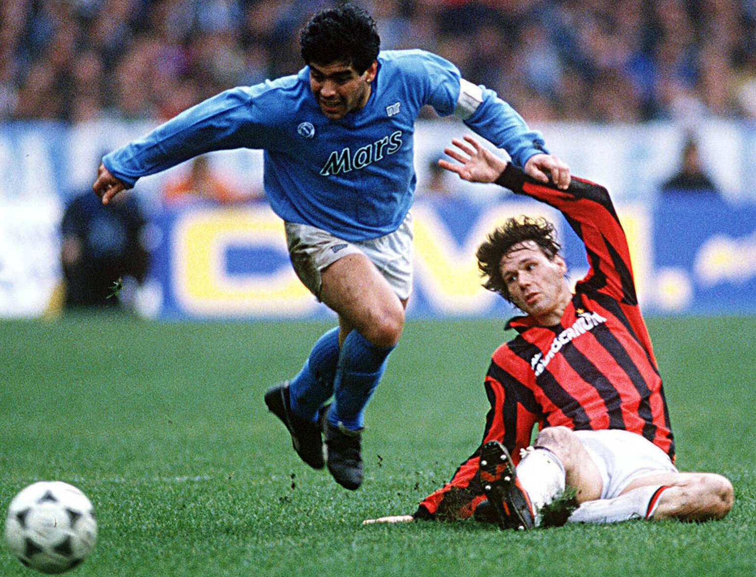 De Napoli: «Il mio Napoli aveva Maradona, ma il Milan ci faceva pressing pure negli spogliatoi»
