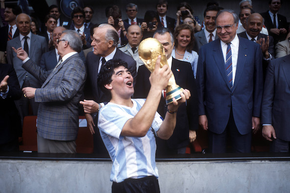 Maradona nel tunnel prima della finale del 1986: «Ci giochiamo la vita» – VIDEO