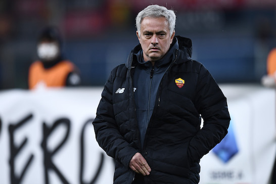 Mourinho: «sembra sempre che la Roma stia andando in B e invece siamo con squadre fortissime»