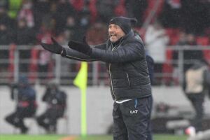 Spalletti: «La mano non data a Rui Vitoria? Si saluta prima della partita, non dopo aver vinto» item-thumbnail