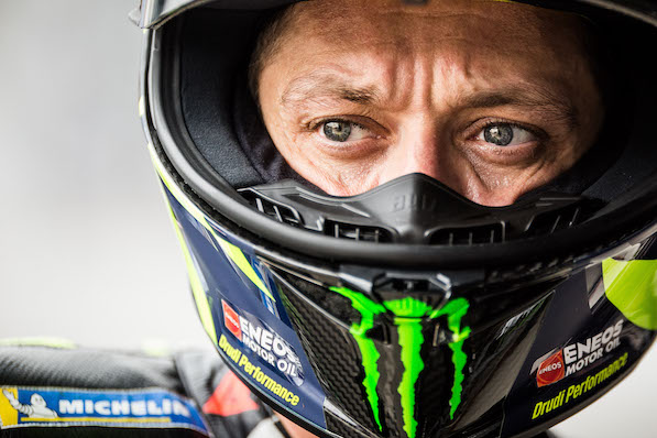 Valentino Rossi: «Ora qualsiasi cosa dici rimbalza su 300 siti e se ne parla per settimane»