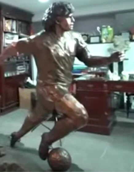 statua maradona