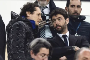 Elkann Agnelli La Juventus rischia punti di penalizzazione Agnelli e Elkann juventus «Le sentenze si rispettano»
