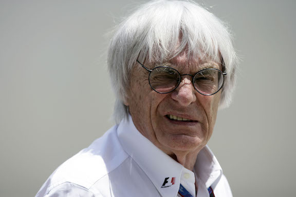 Ecclestone: «Non capisco perché Hamilton dovrebbe andare in Ferrari, non è mica una casa di riposo»