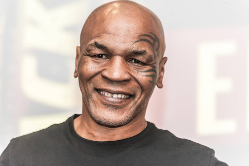 Mike Tyson avverte Alvarez: «Se tocchi Messi tornerò sul ring»